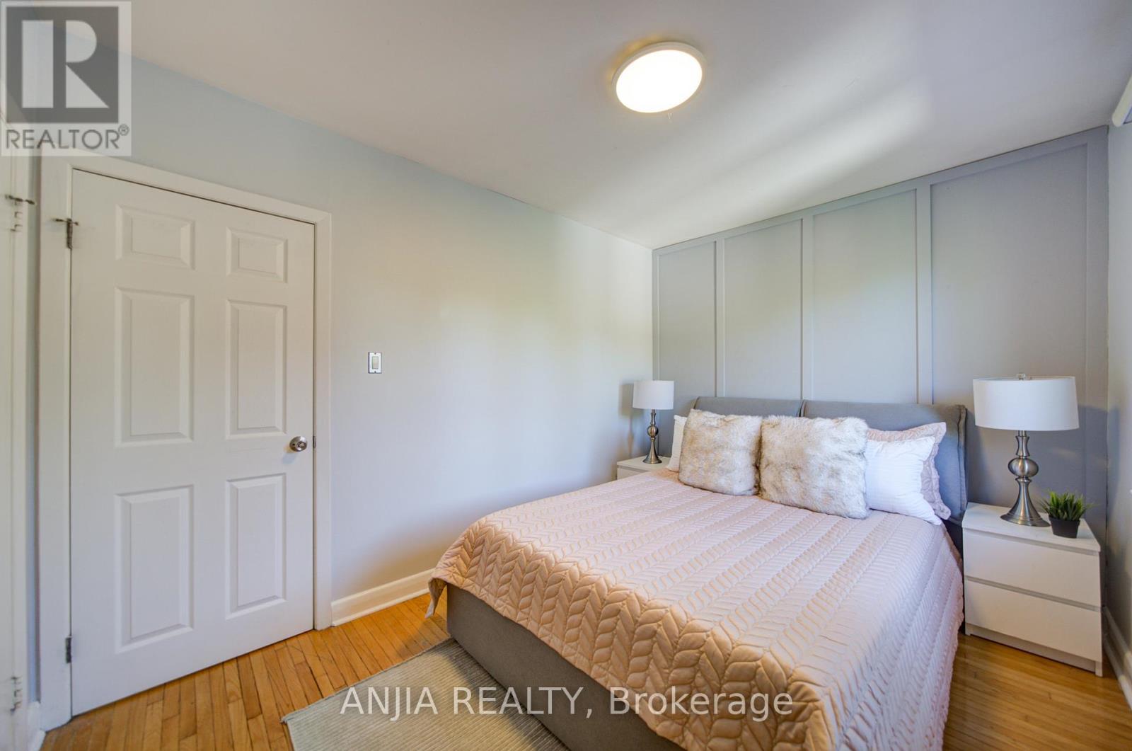 222 ELKA DRIVE - 23