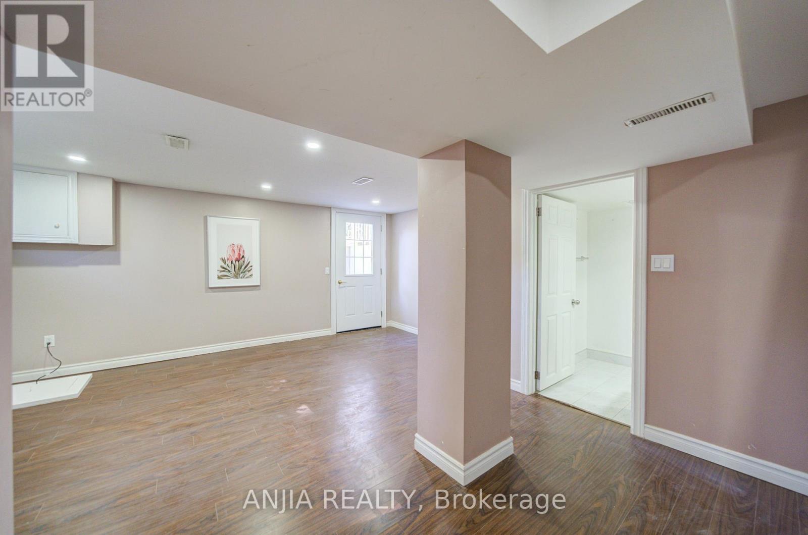 222 ELKA DRIVE - 32