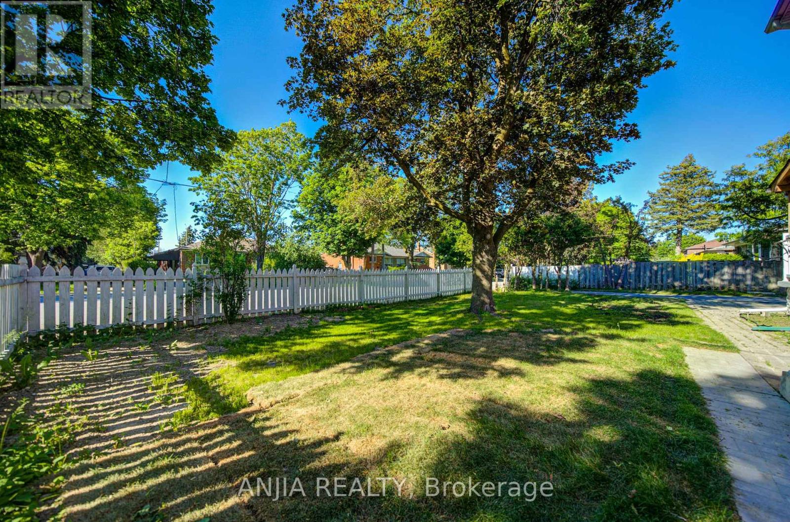 222 ELKA DRIVE - 39