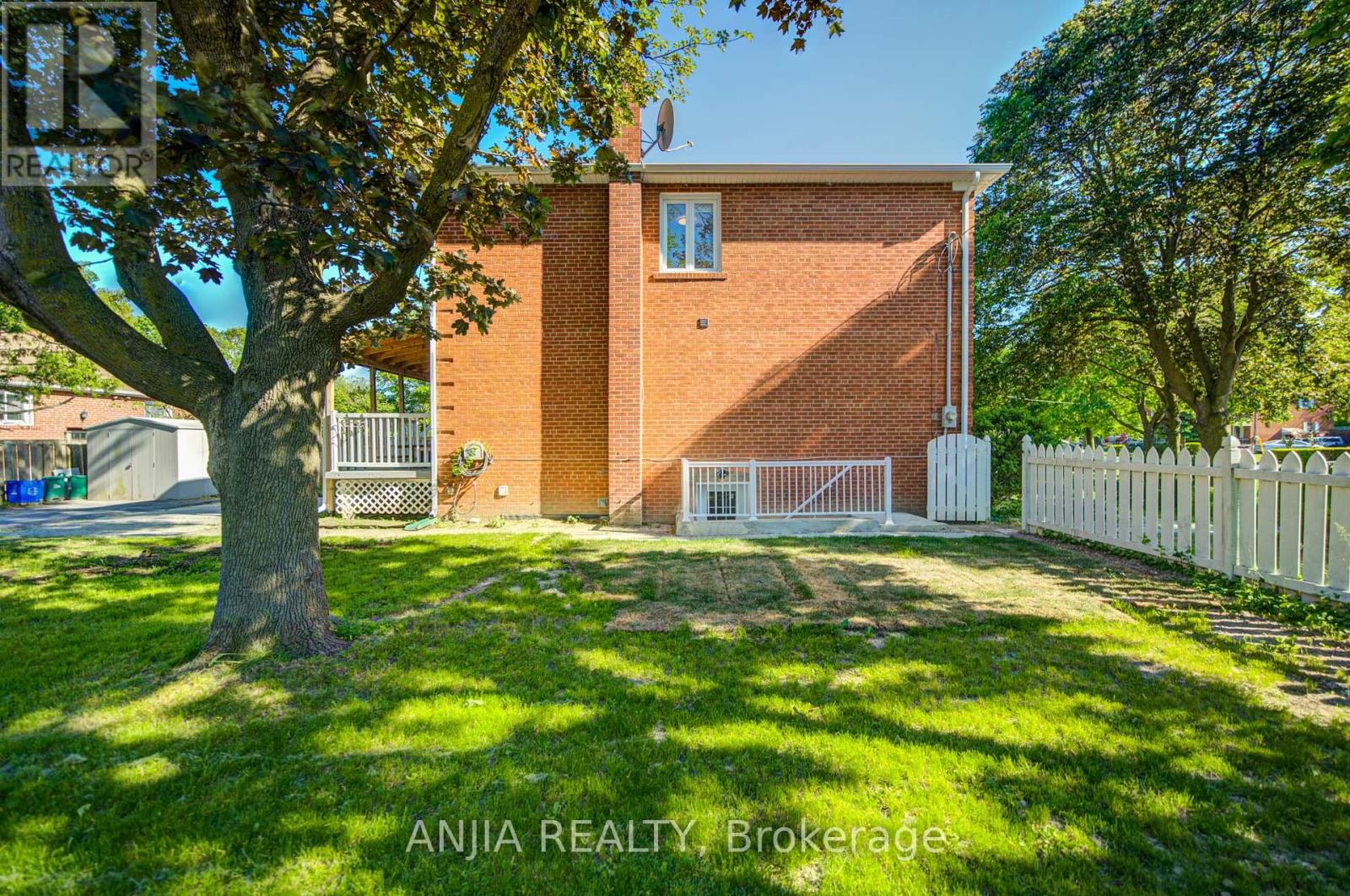 222 ELKA DRIVE - 41