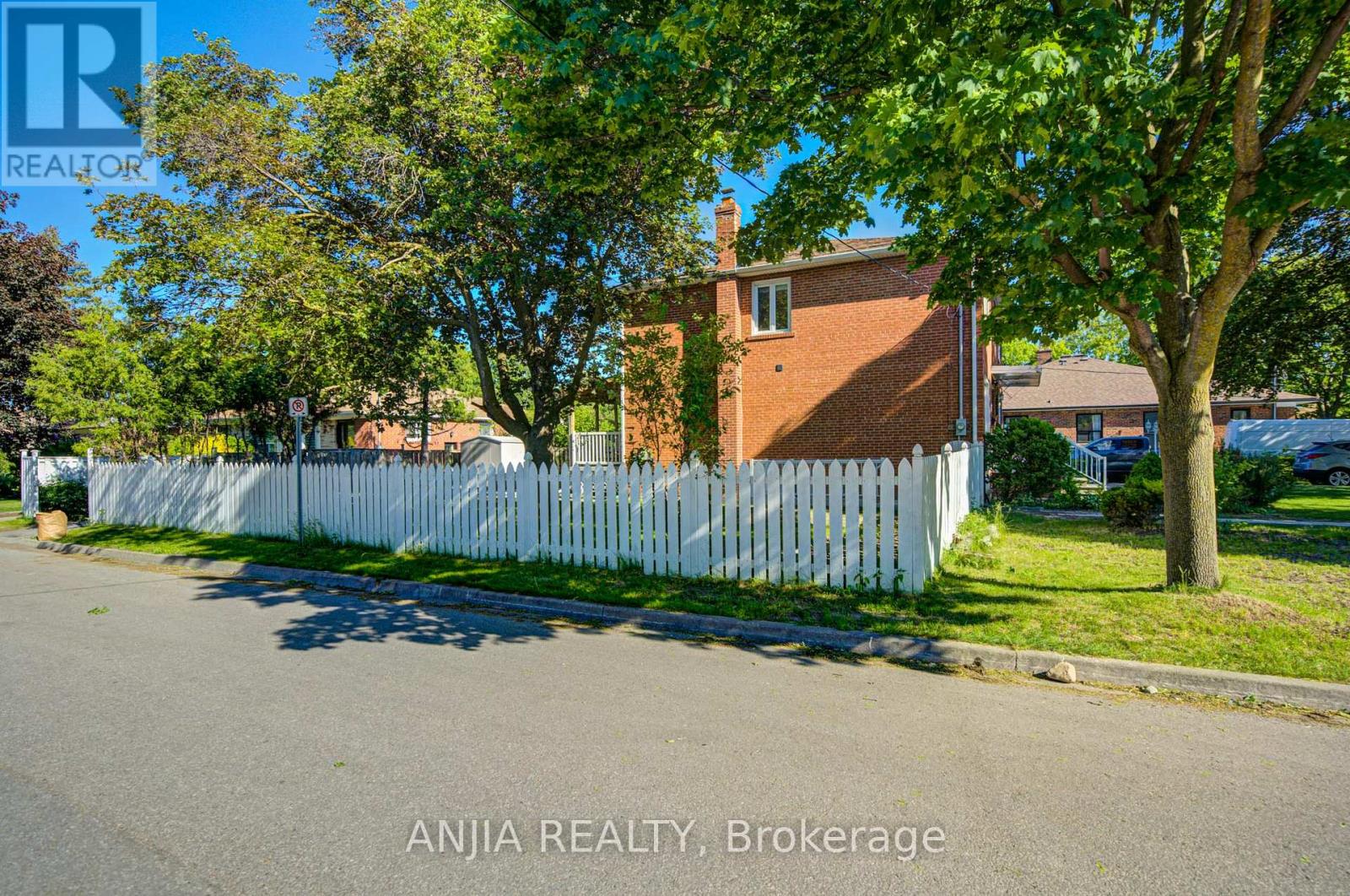 222 ELKA DRIVE - 46