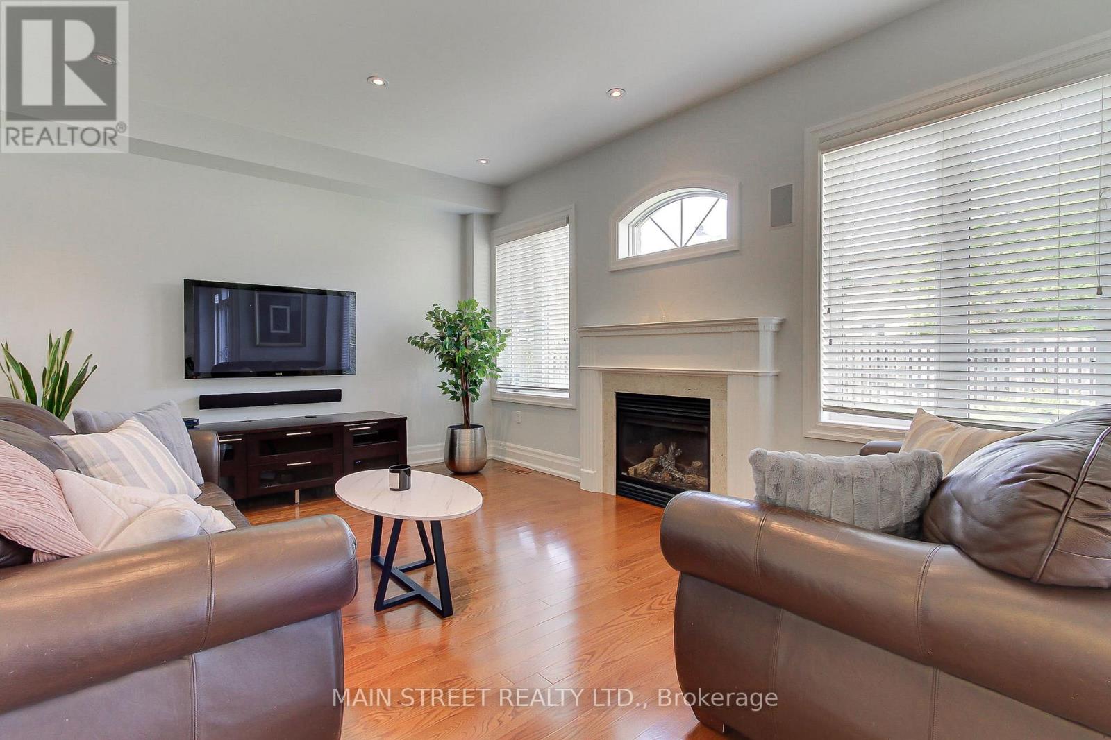 14 REGINALD LAMB CRESCENT - 23