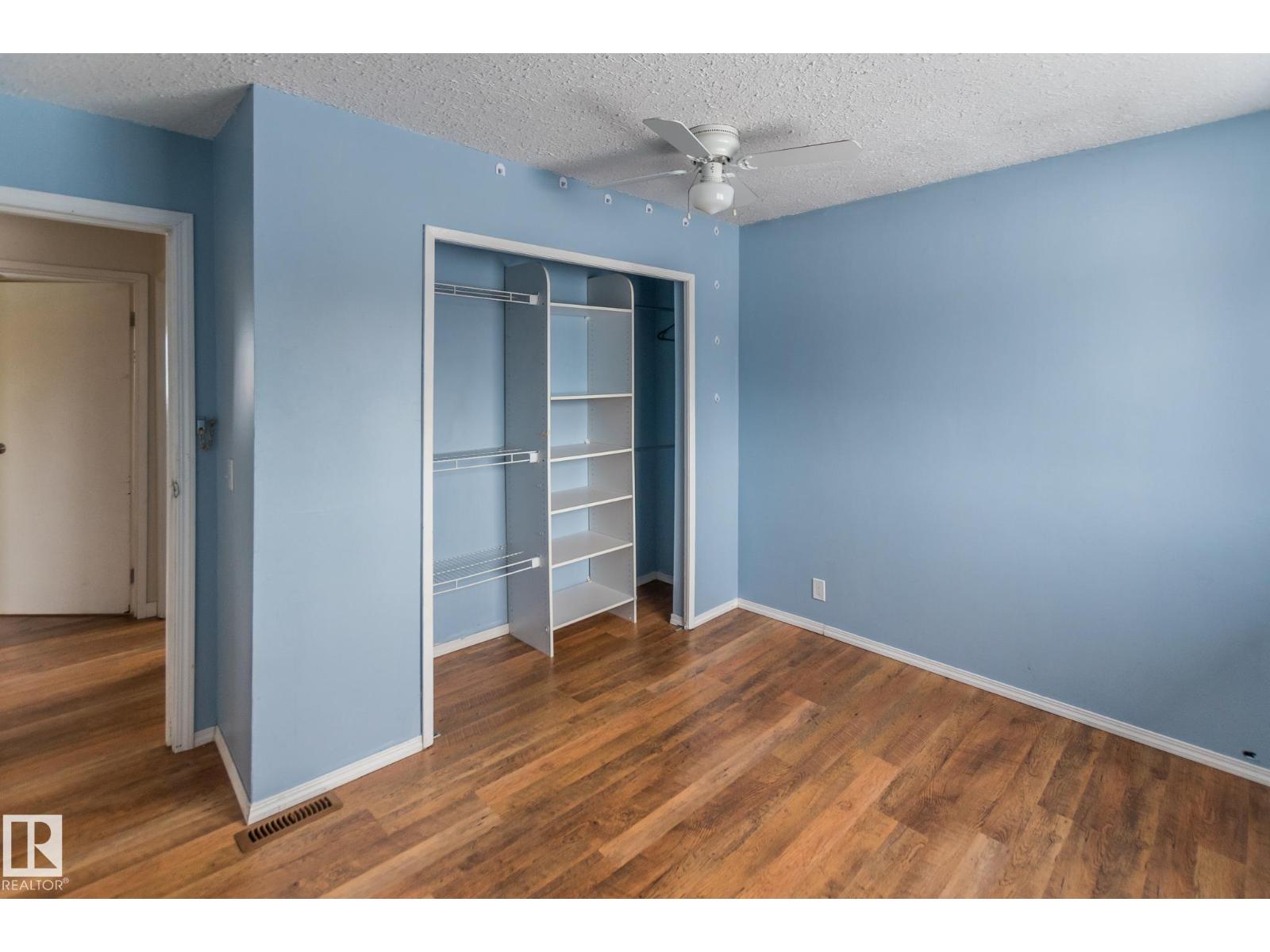 4305 44 ST - 28