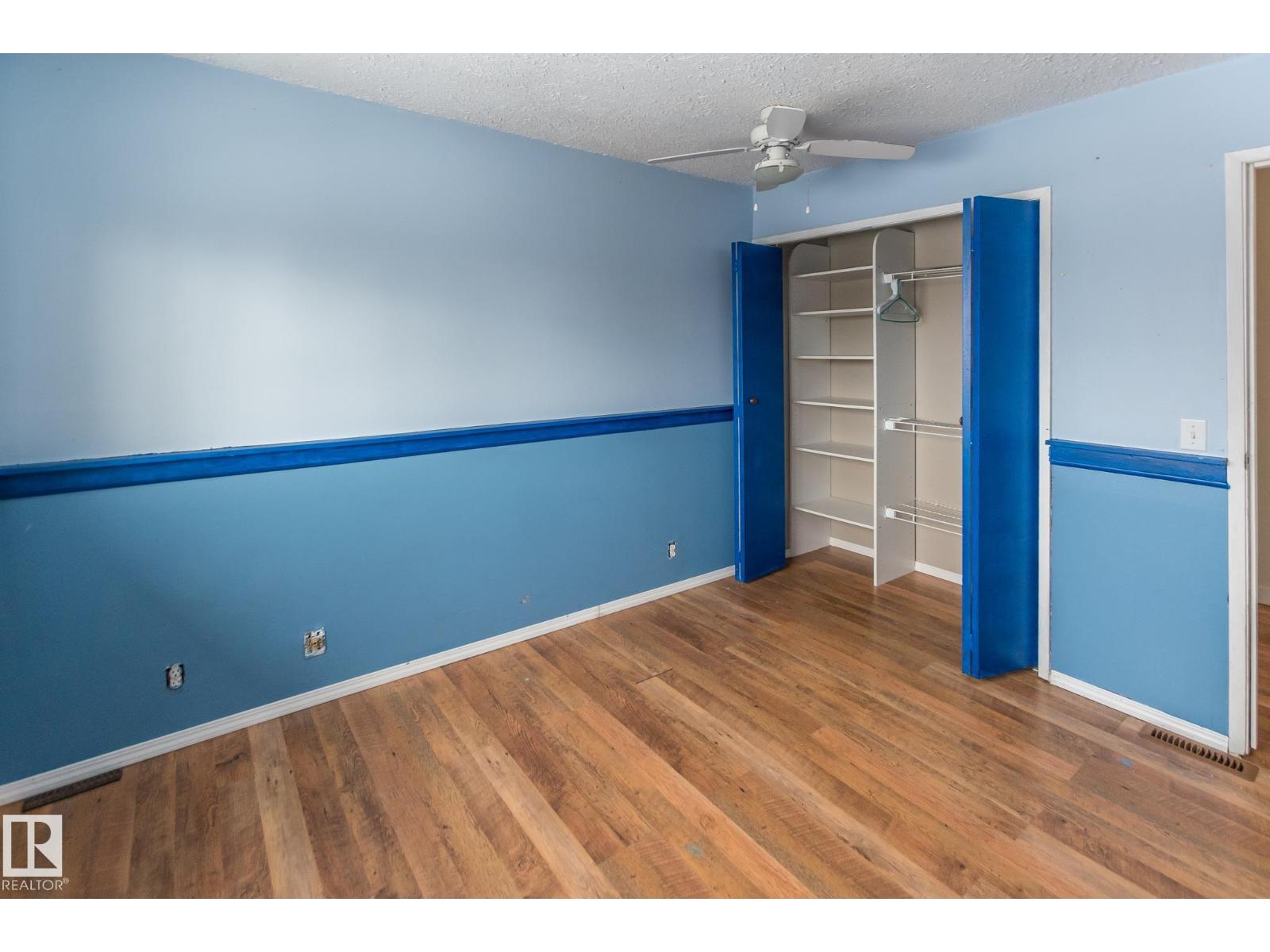 4305 44 ST - 26