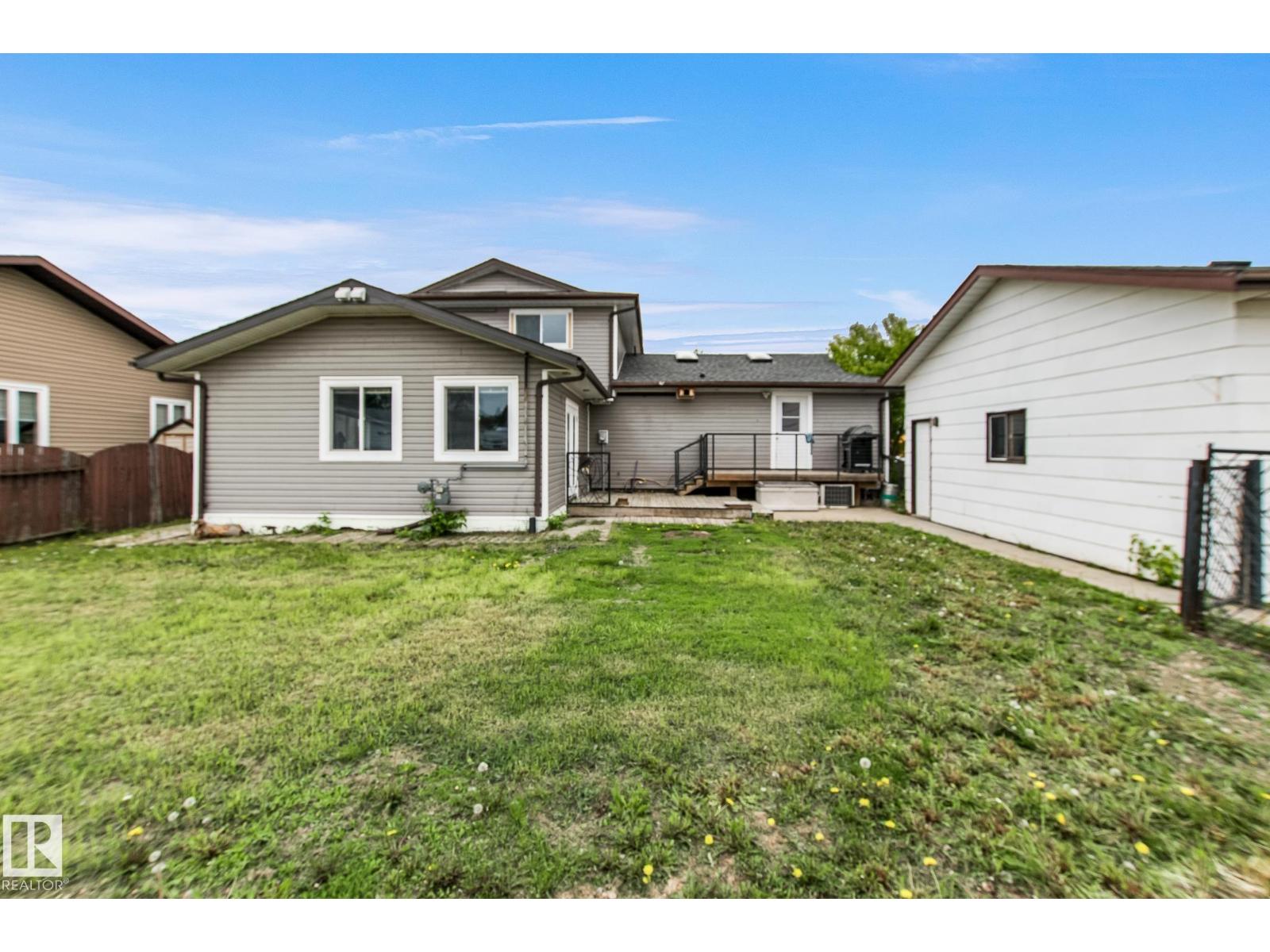 4305 44 ST - 42