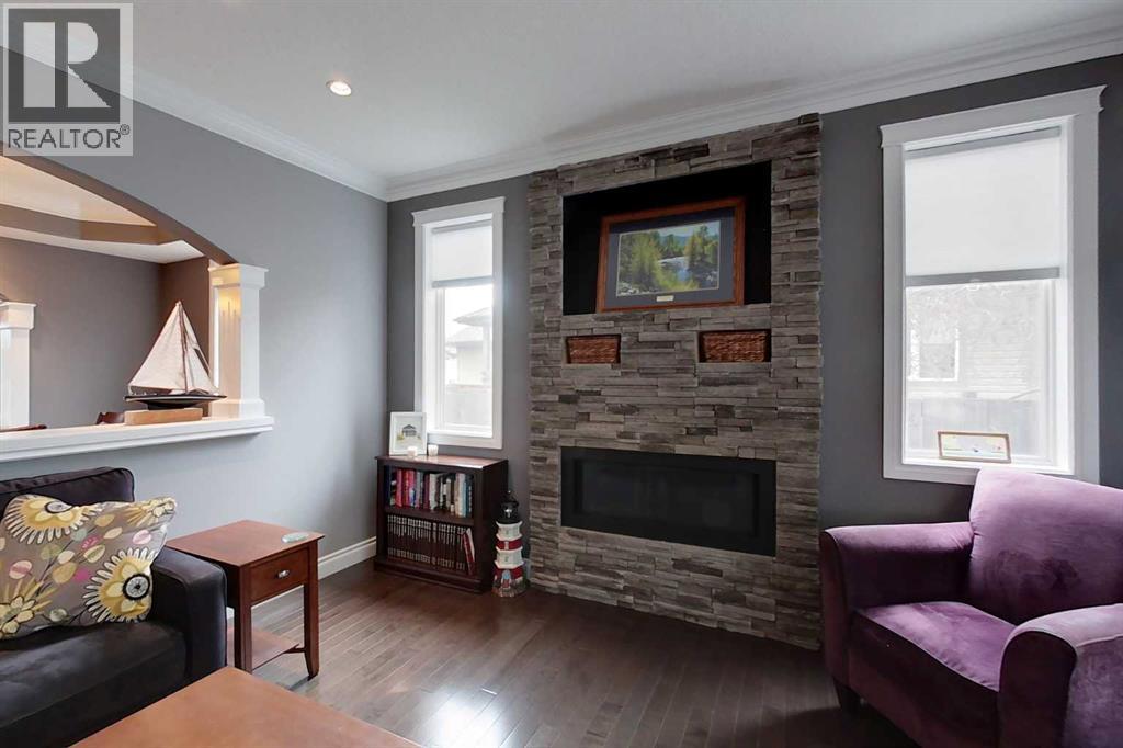 701 9 Street SE — photo 8