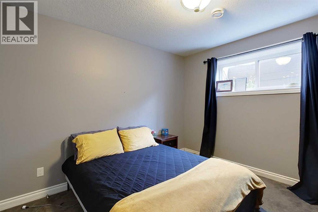 701 9 Street SE — photo 31
