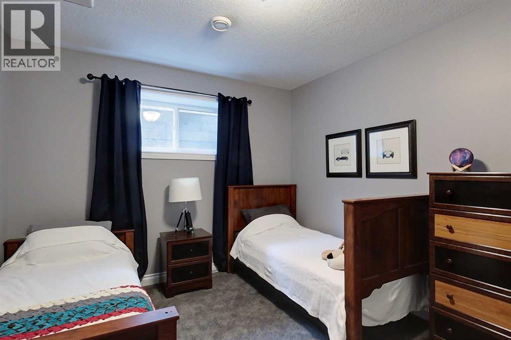 701 9 Street SE — photo 29