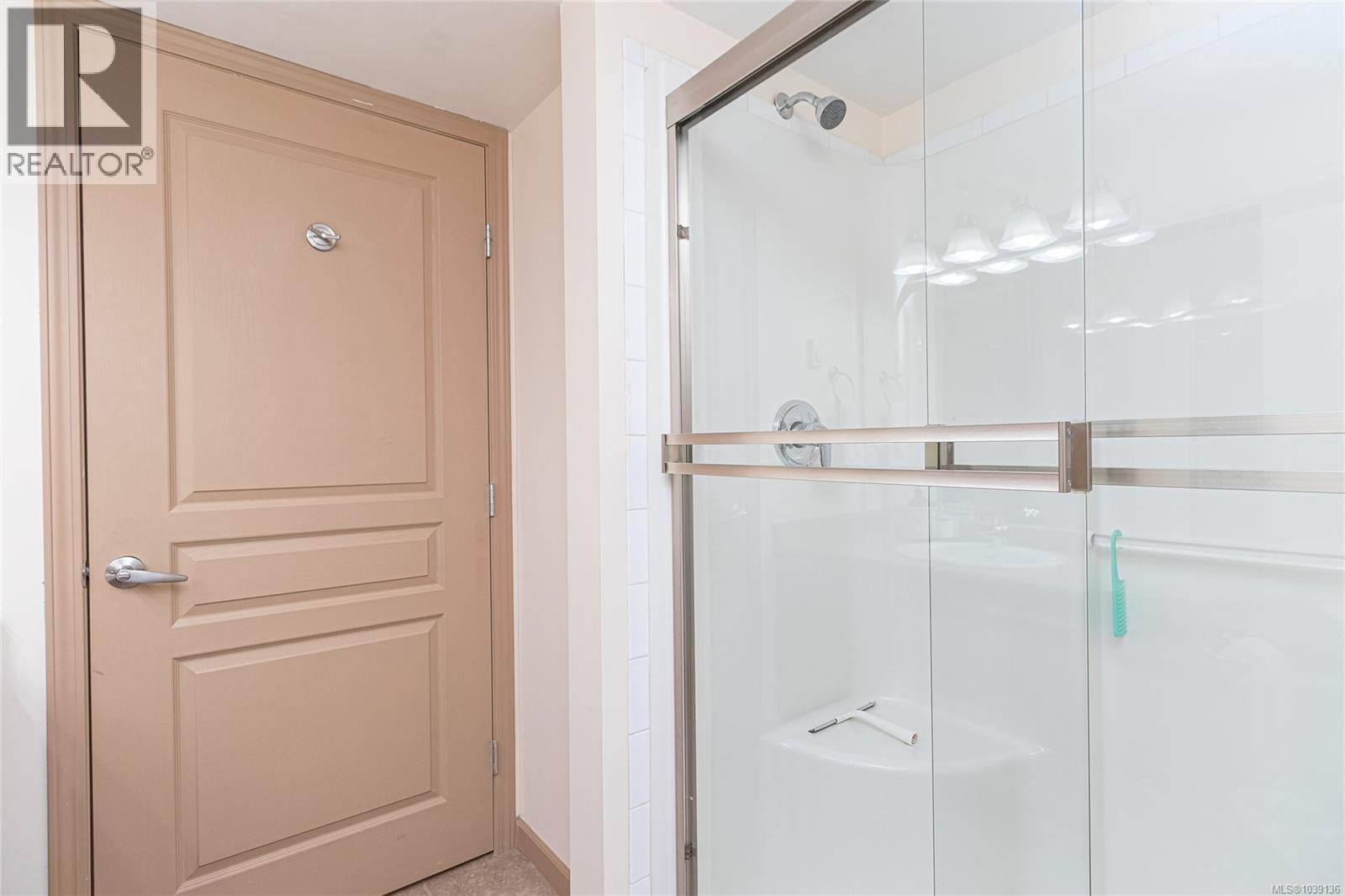 105 1514 Church Ave, Saanich
