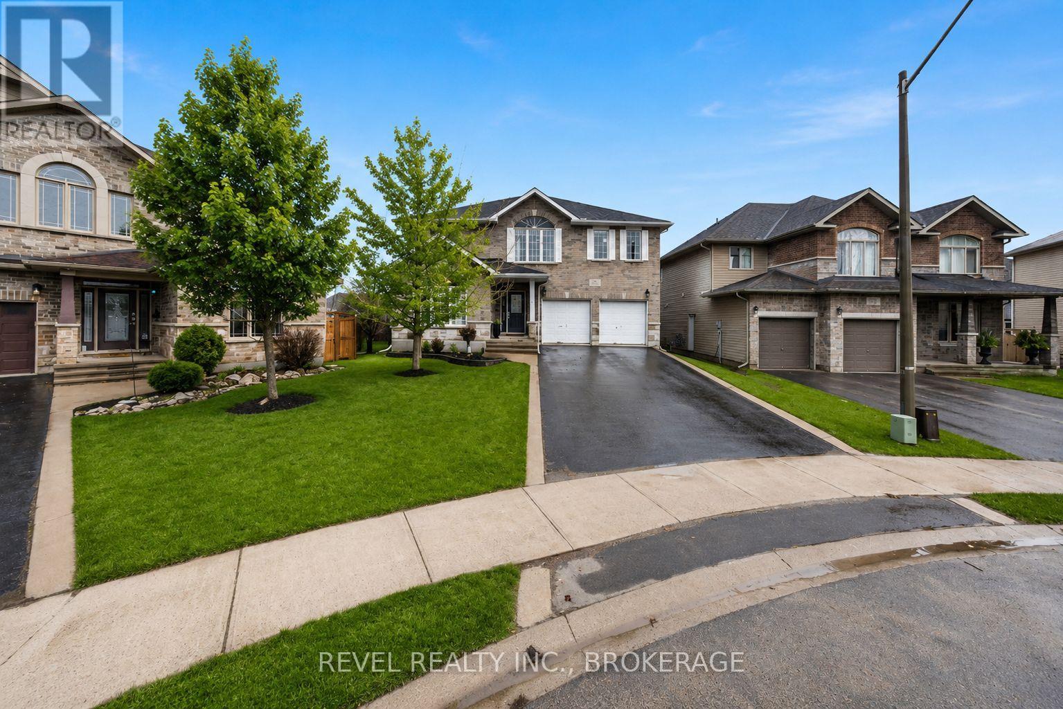 1557 PROVIDENCE CRESCENT - 4