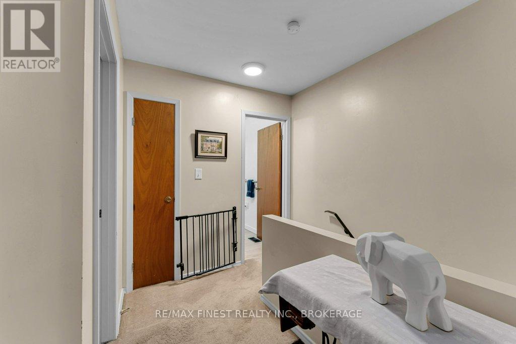 #14 30 ADDINGTON STREET - 17