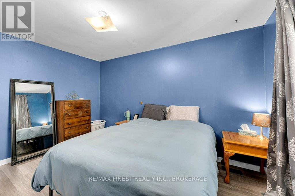 #14 30 ADDINGTON STREET - 21