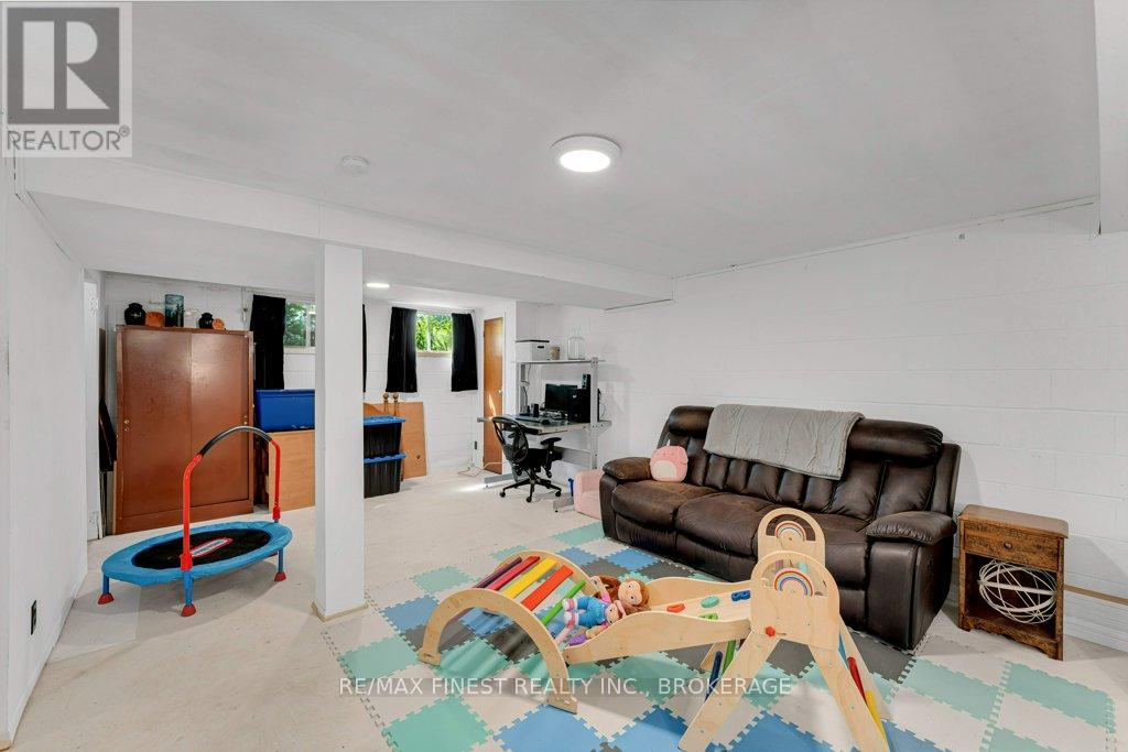 #14 30 ADDINGTON STREET - 26