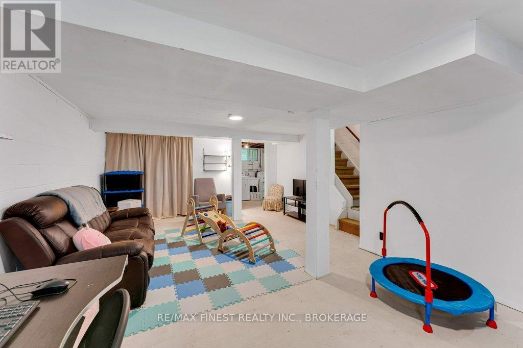 #14 30 ADDINGTON STREET - 27