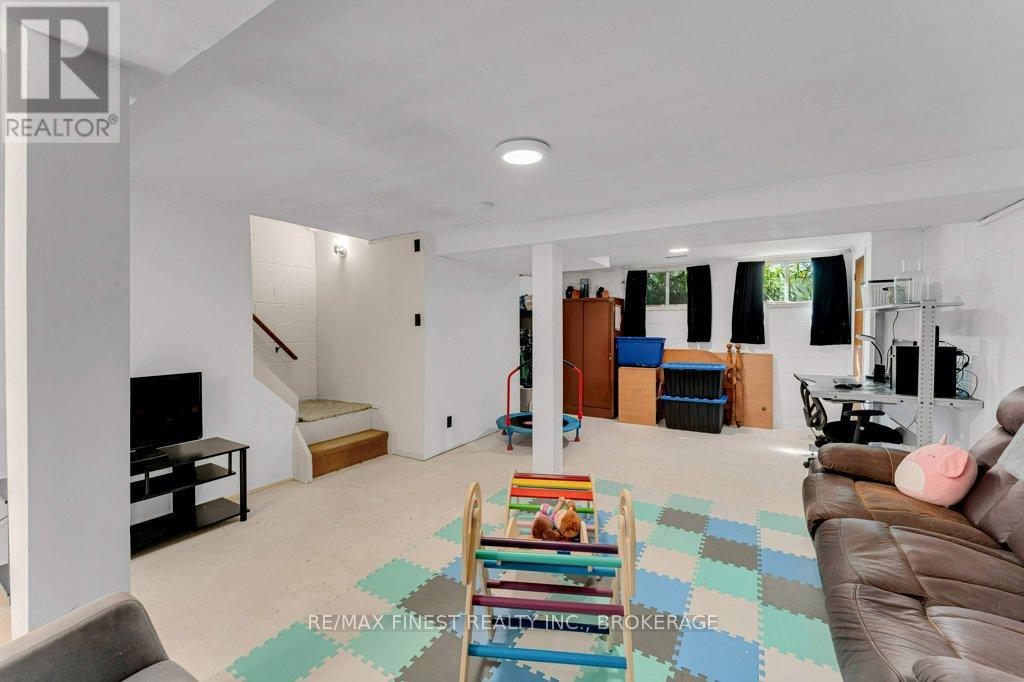 #14 30 ADDINGTON STREET - 28