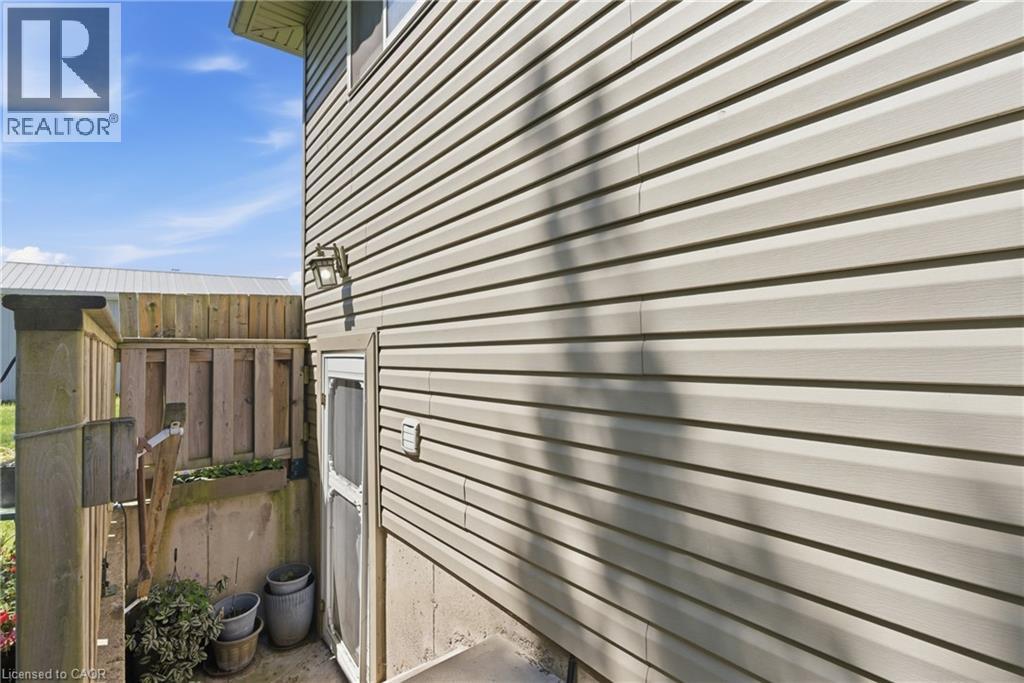 446 SCHOLFIELD Avenue N - 11