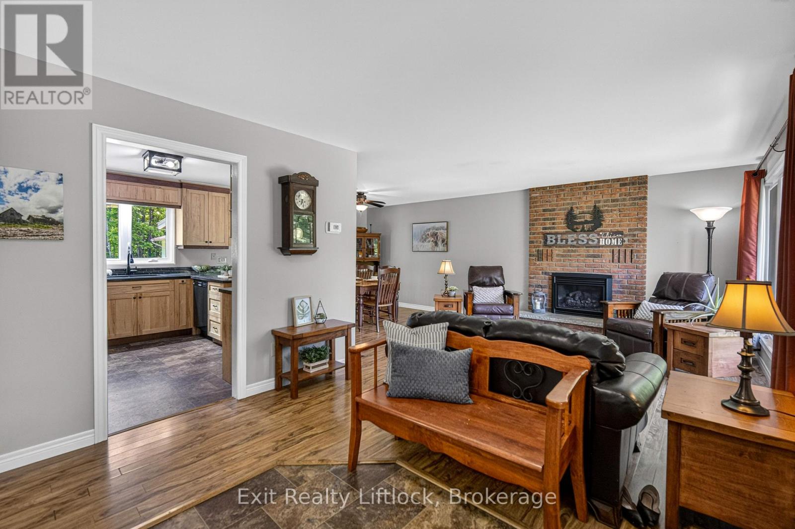645 BIRCHVIEW ROAD S - 8