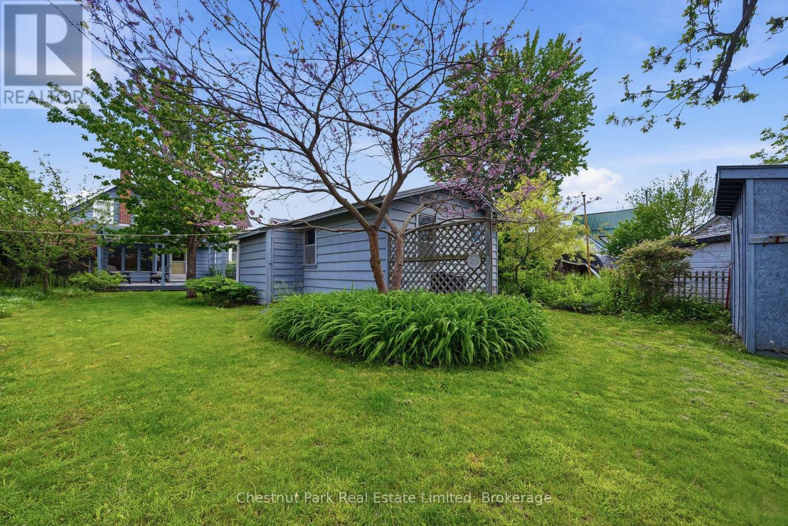 31 HILL STREET - 32