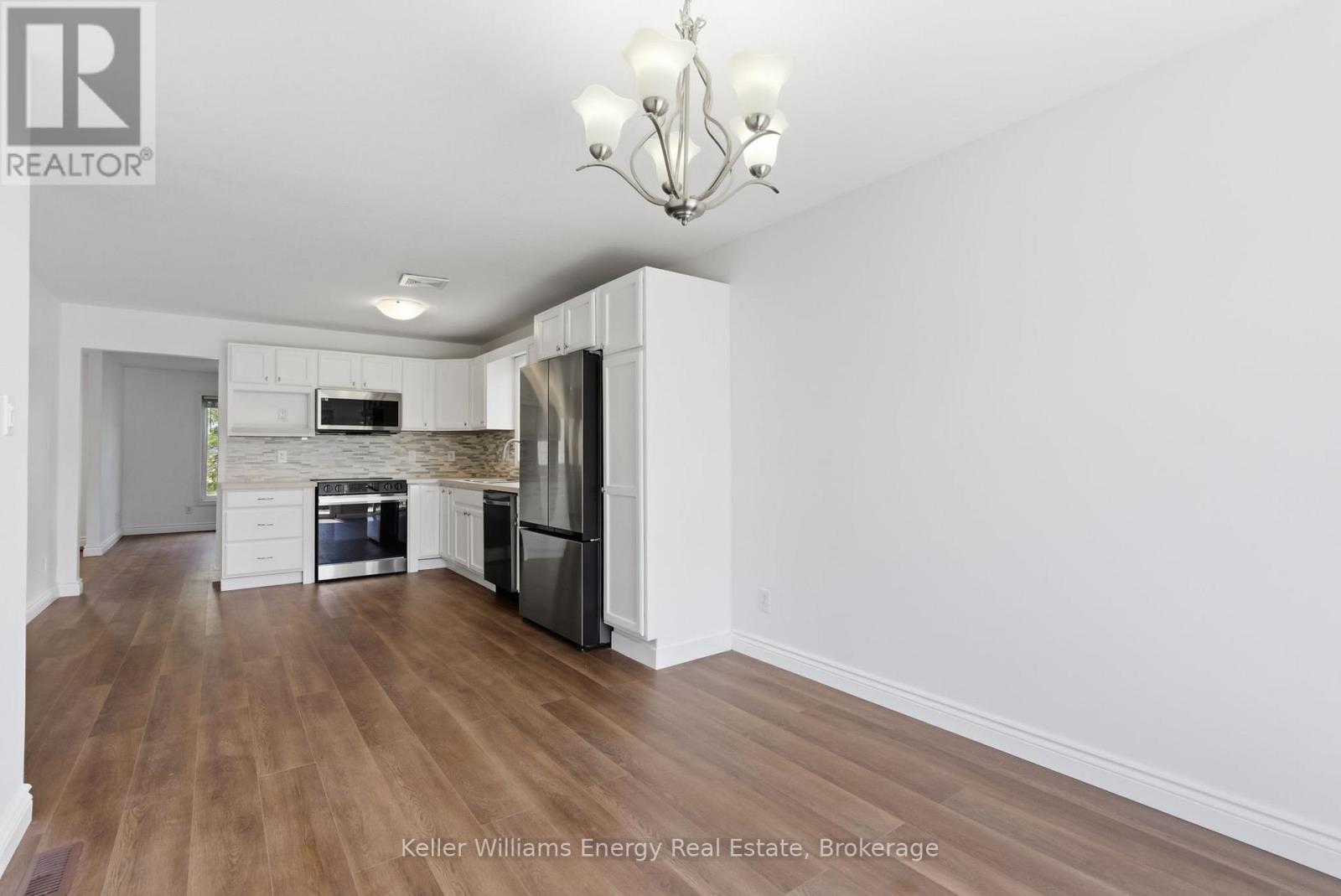 170 NICHOLAS STREET - 16