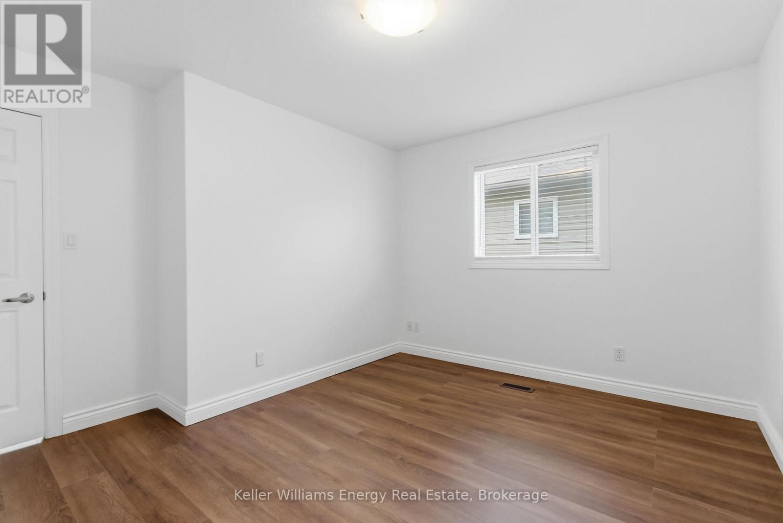 170 NICHOLAS STREET - 23