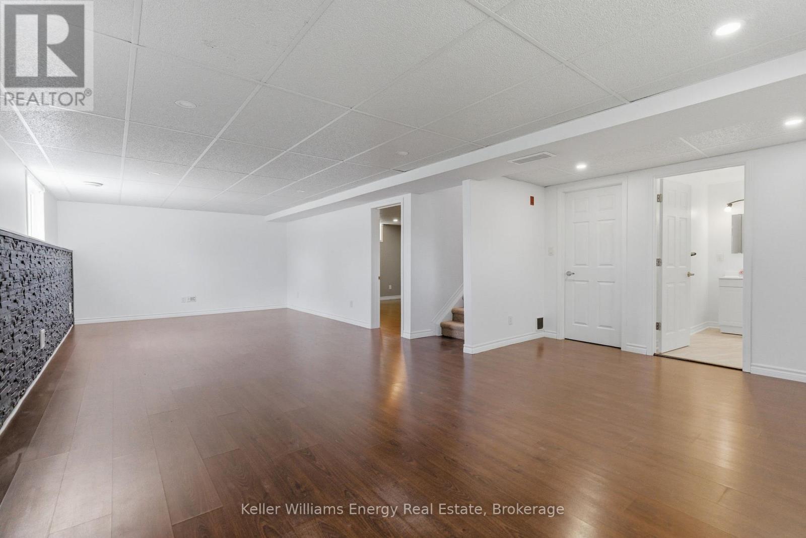 170 NICHOLAS STREET - 32