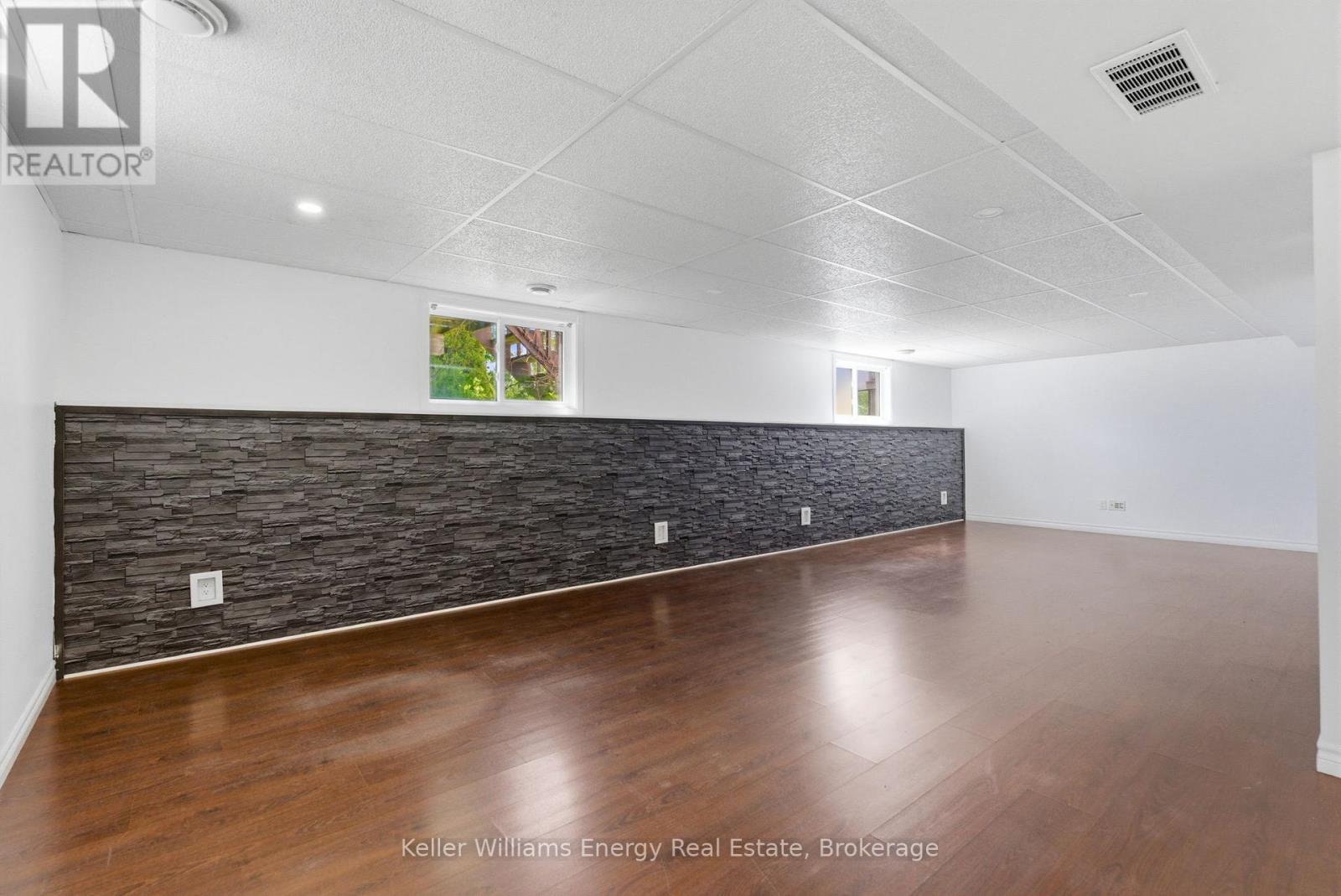 170 NICHOLAS STREET - 33