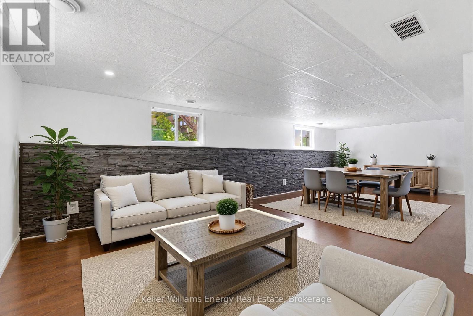 170 NICHOLAS STREET - 34