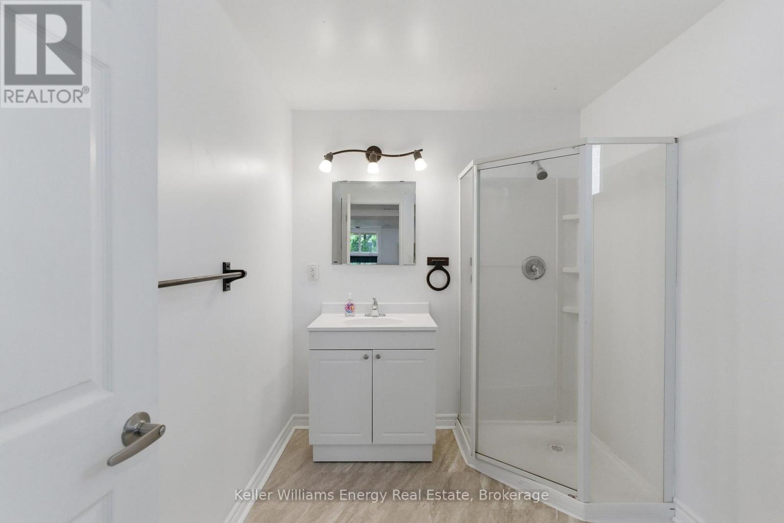 170 NICHOLAS STREET - 39