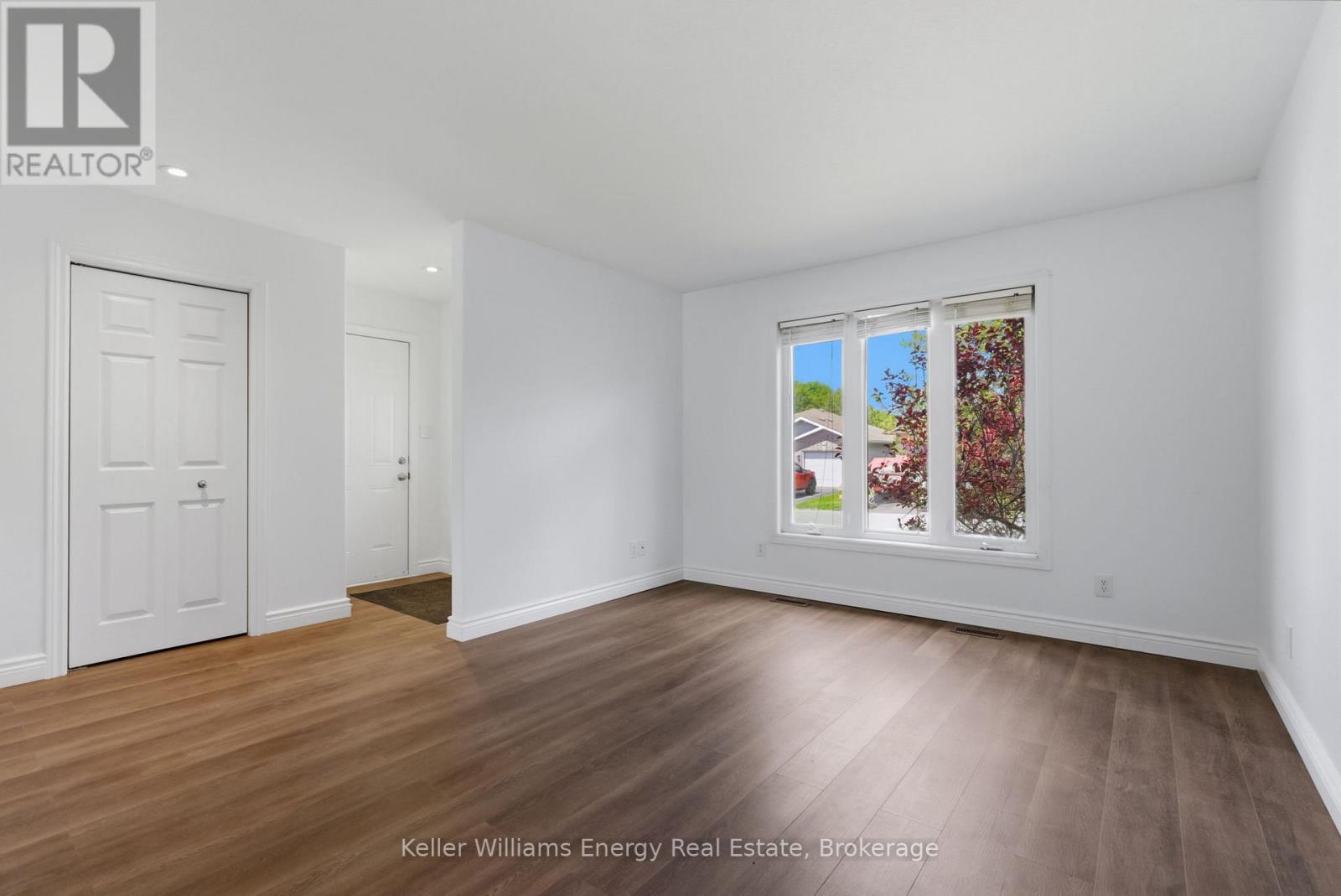 170 NICHOLAS STREET - 5