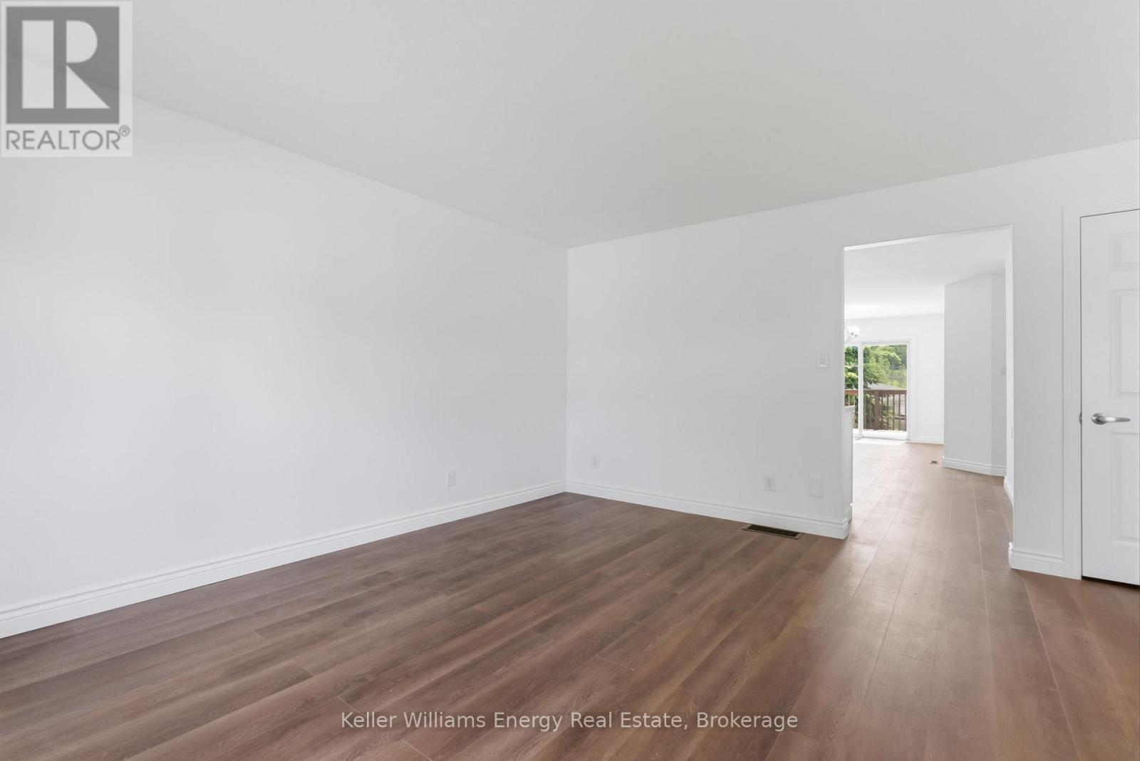 170 NICHOLAS STREET - 7