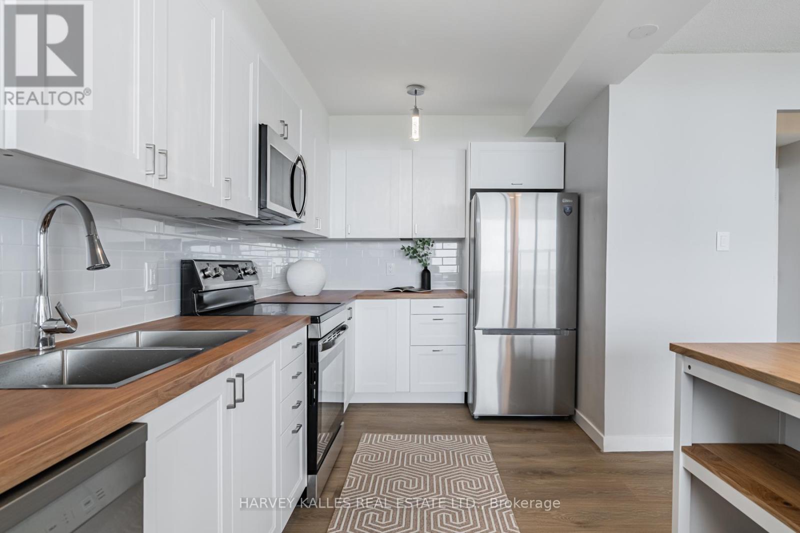 #2204 155 MARLEE AVENUE - 11