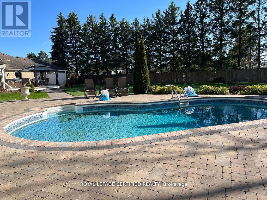 12 KEVINWOOD DRIVE - 39