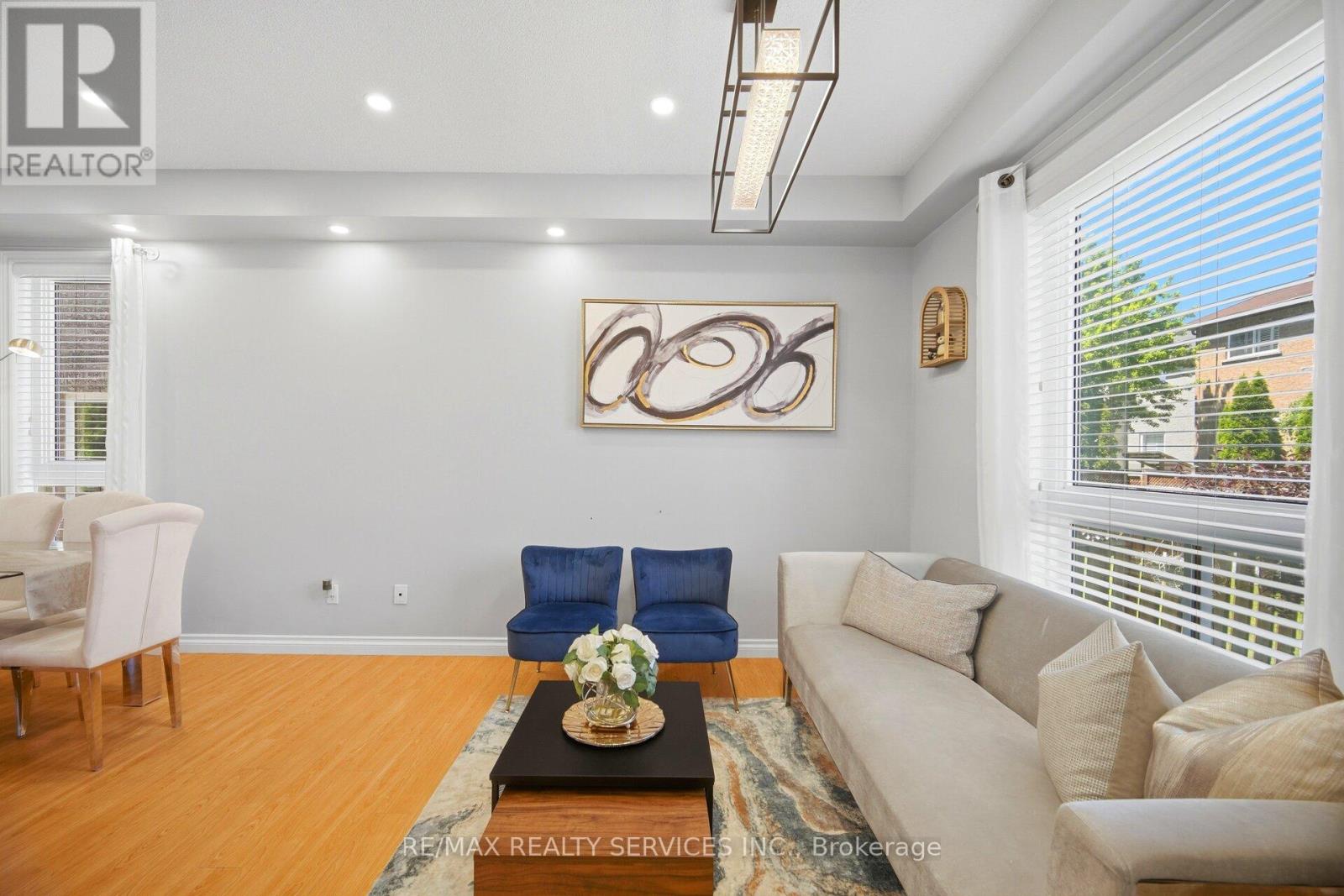 32 ASHDALE ROAD - 11