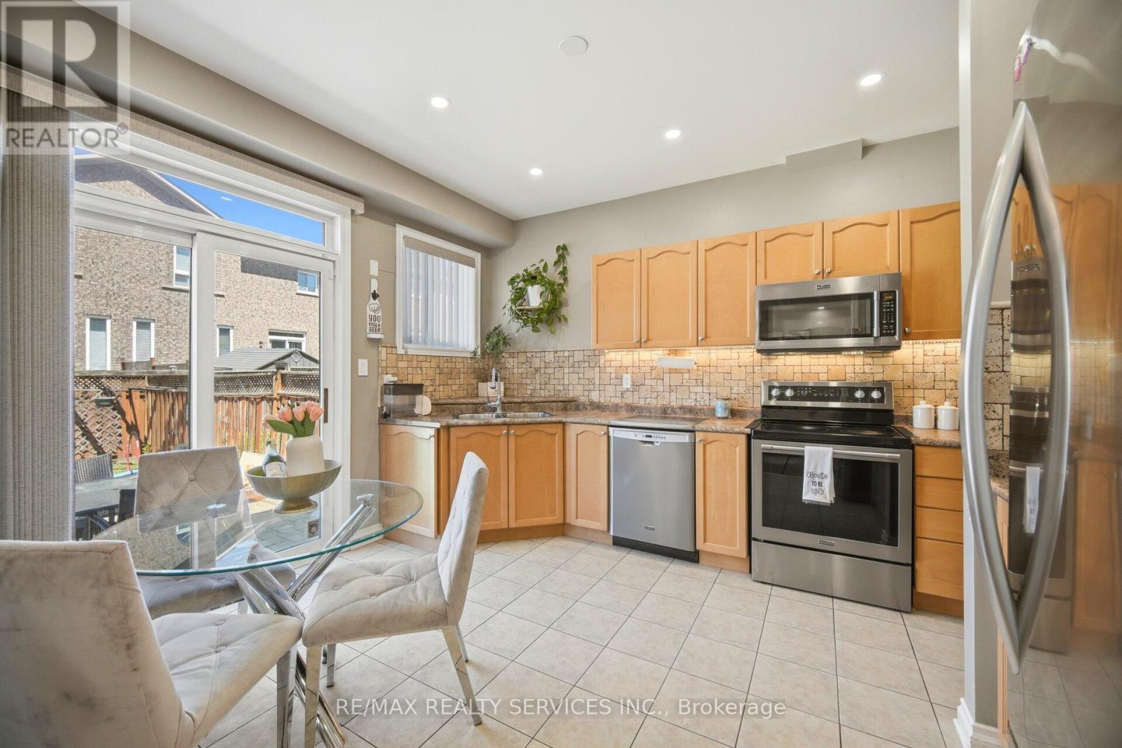 32 ASHDALE ROAD - 13