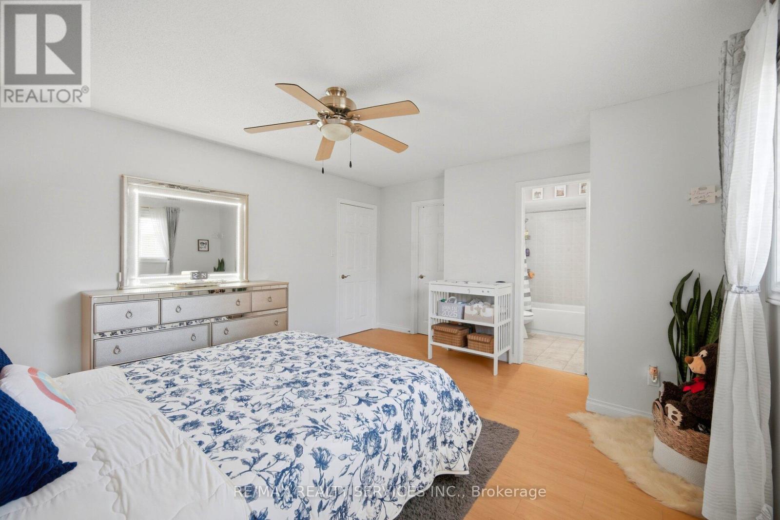 32 ASHDALE ROAD - 21