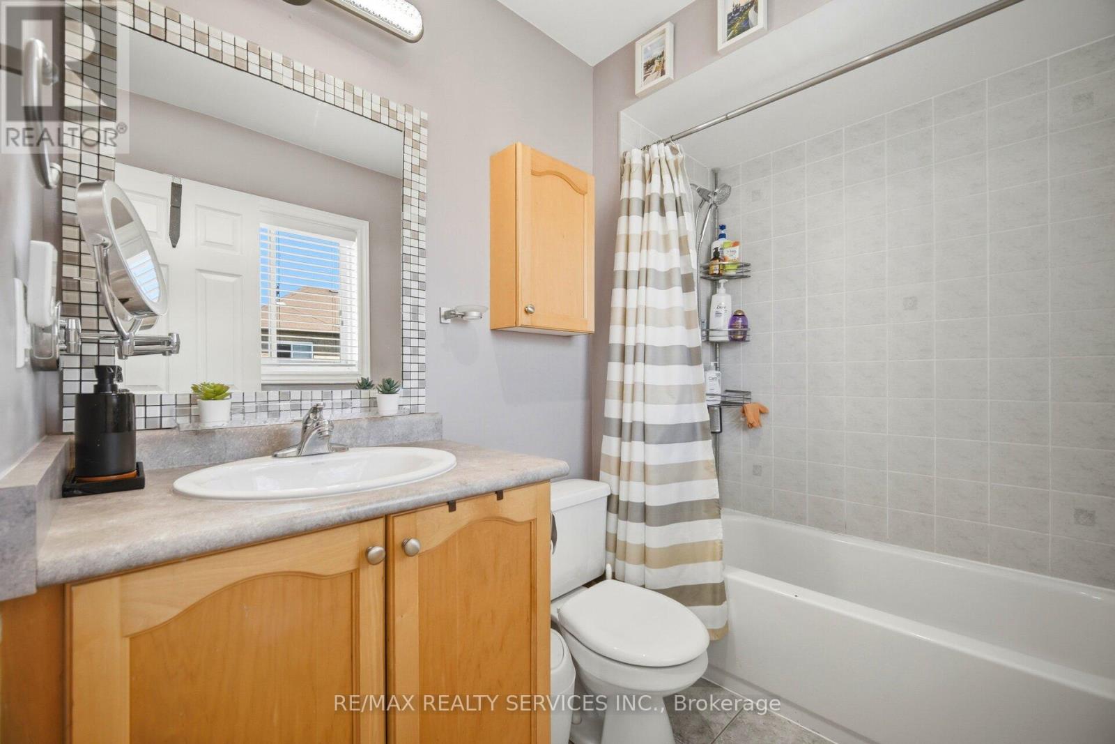 32 ASHDALE ROAD - 23