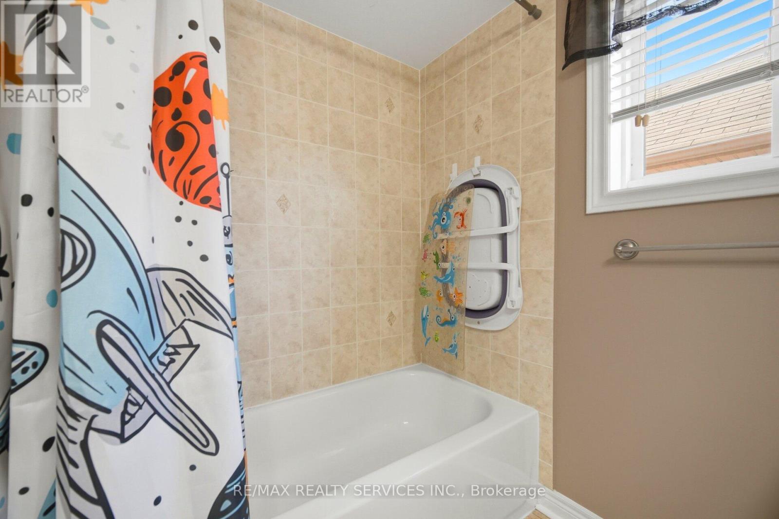 32 ASHDALE ROAD - 30
