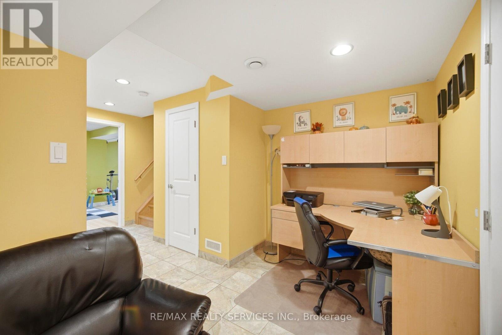 32 ASHDALE ROAD - 35