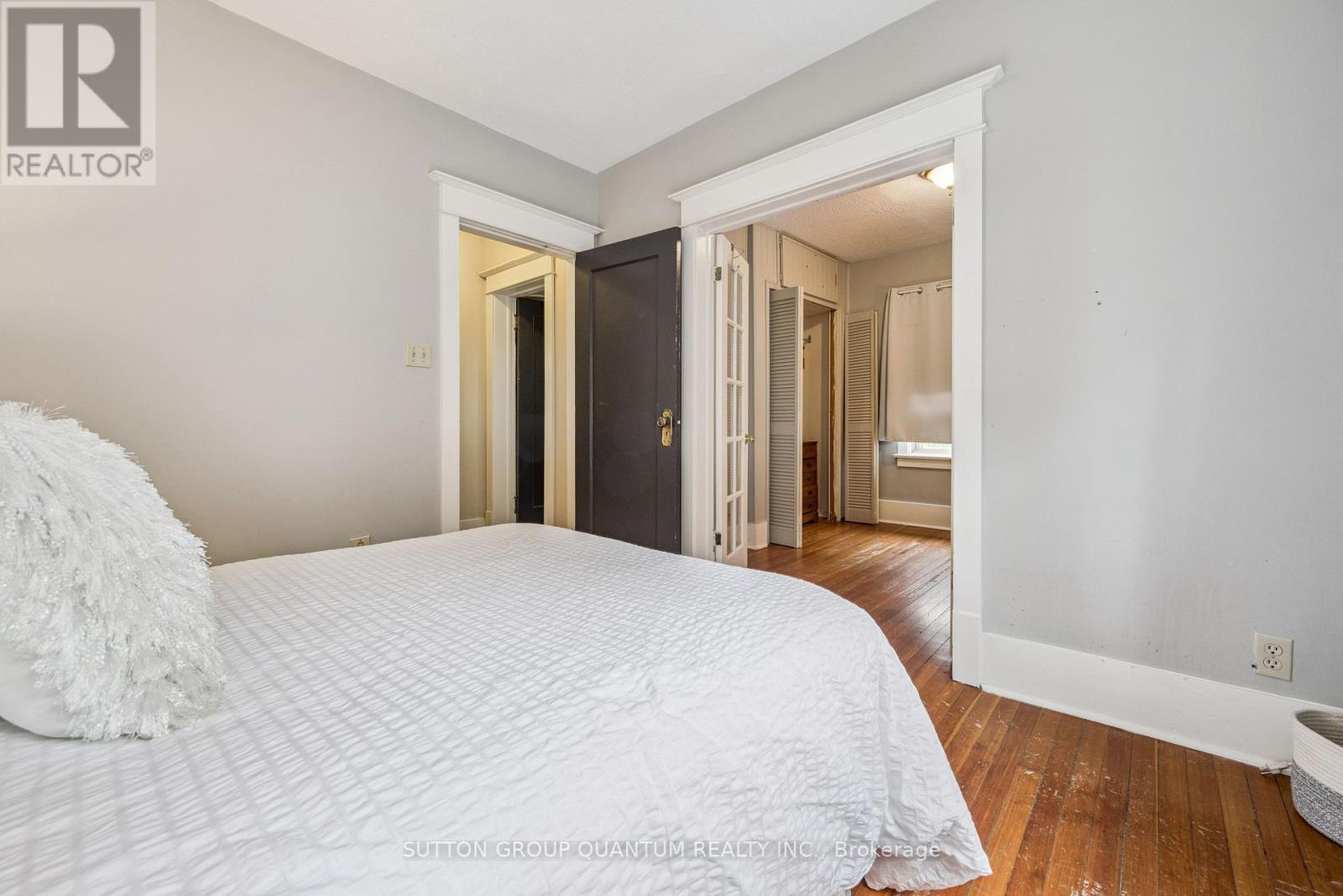 2085 EMERALD CRESCENT - 19