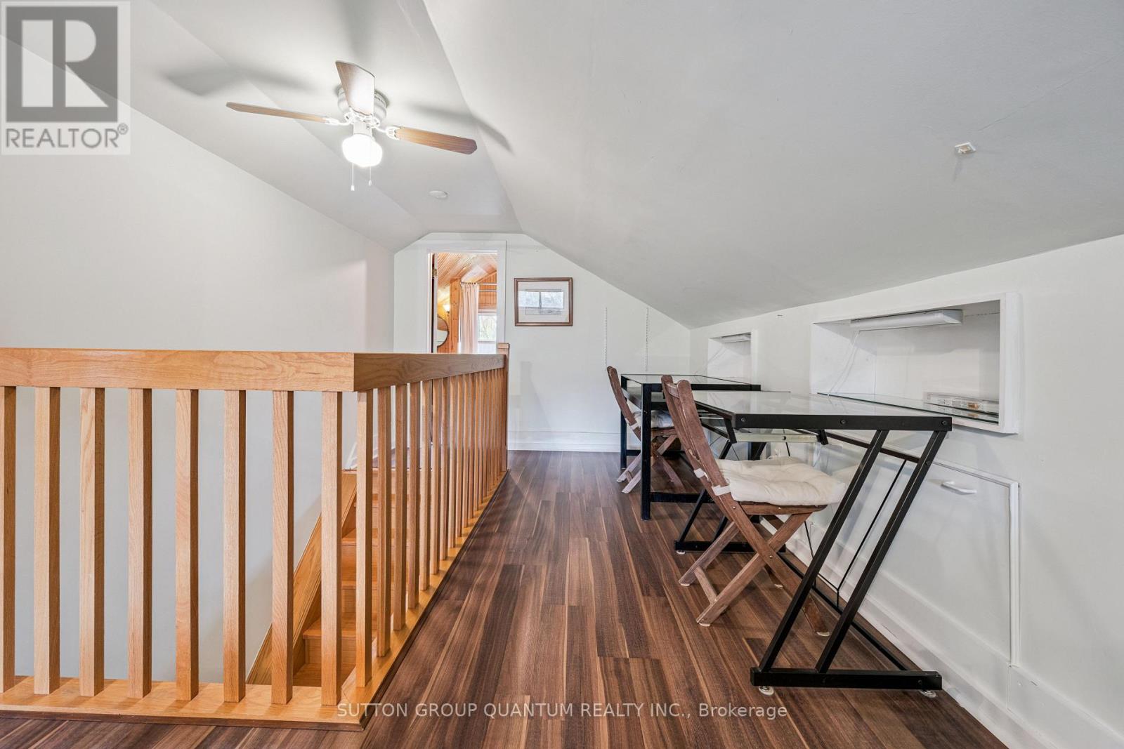 2085 EMERALD CRESCENT - 24