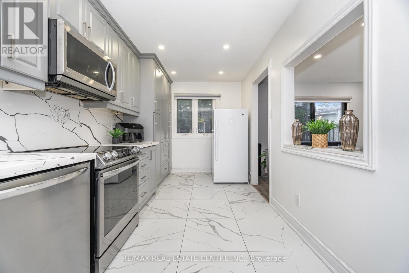 44 ABELARD AVENUE - 24