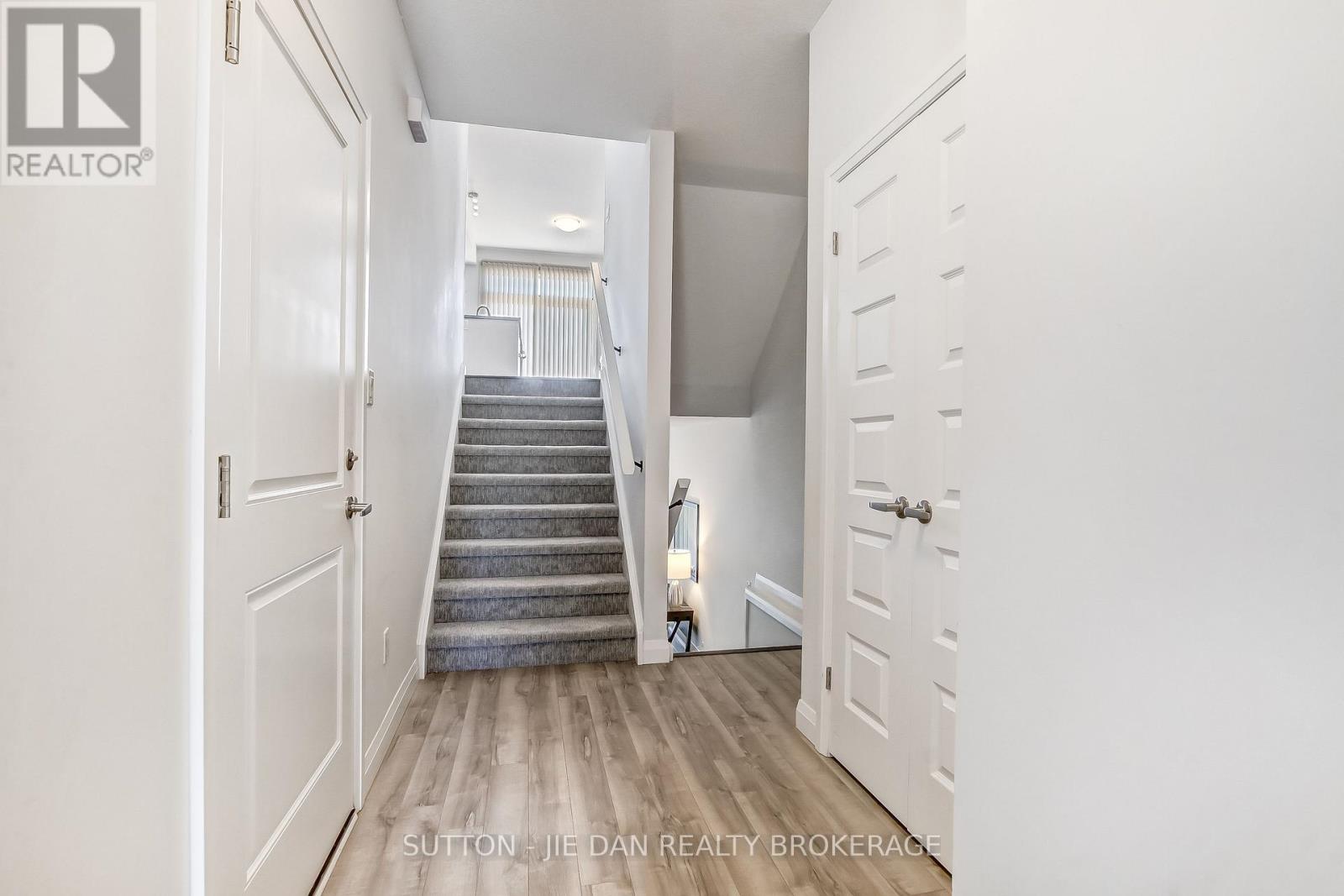 #2 819 KLEINBURG DRIVE - 11