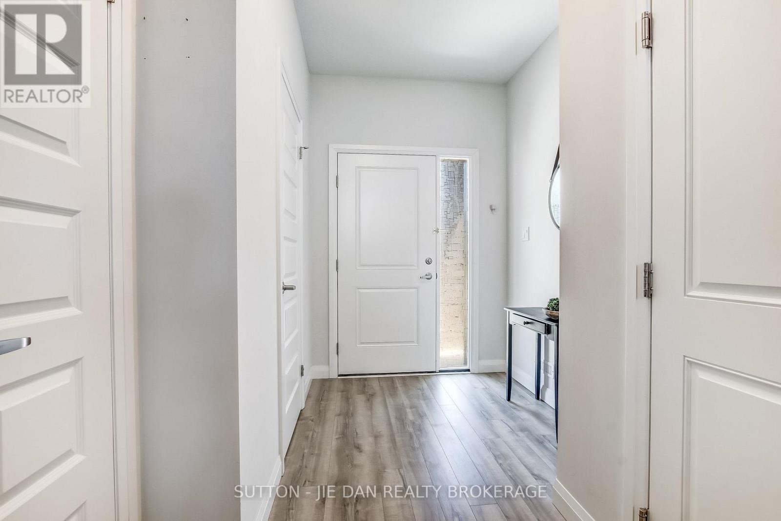#2 819 KLEINBURG DRIVE - 12