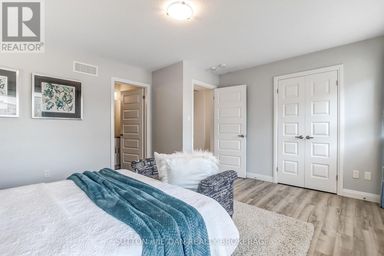 #2 819 KLEINBURG DRIVE - 14