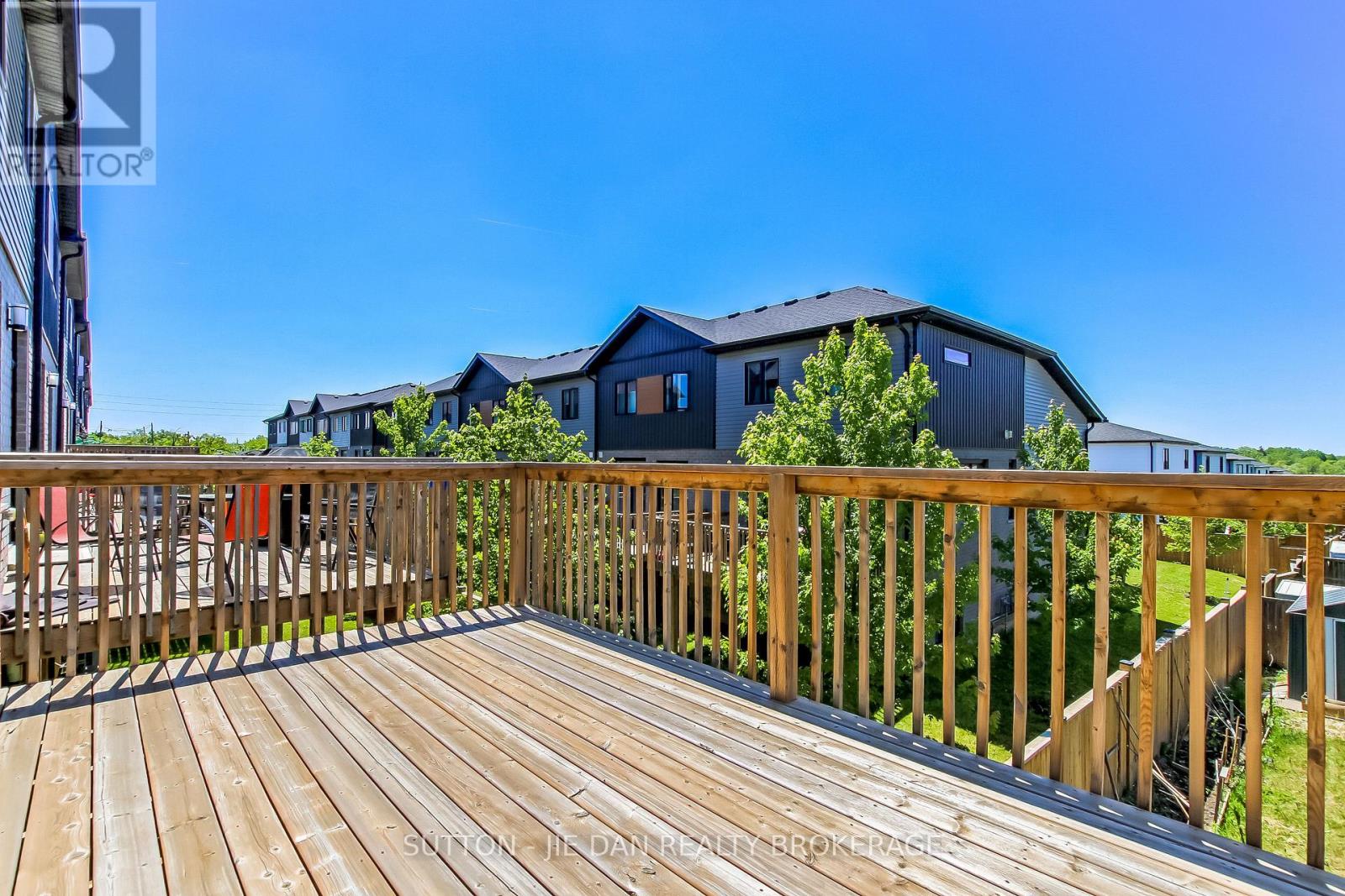#2 819 KLEINBURG DRIVE - 22