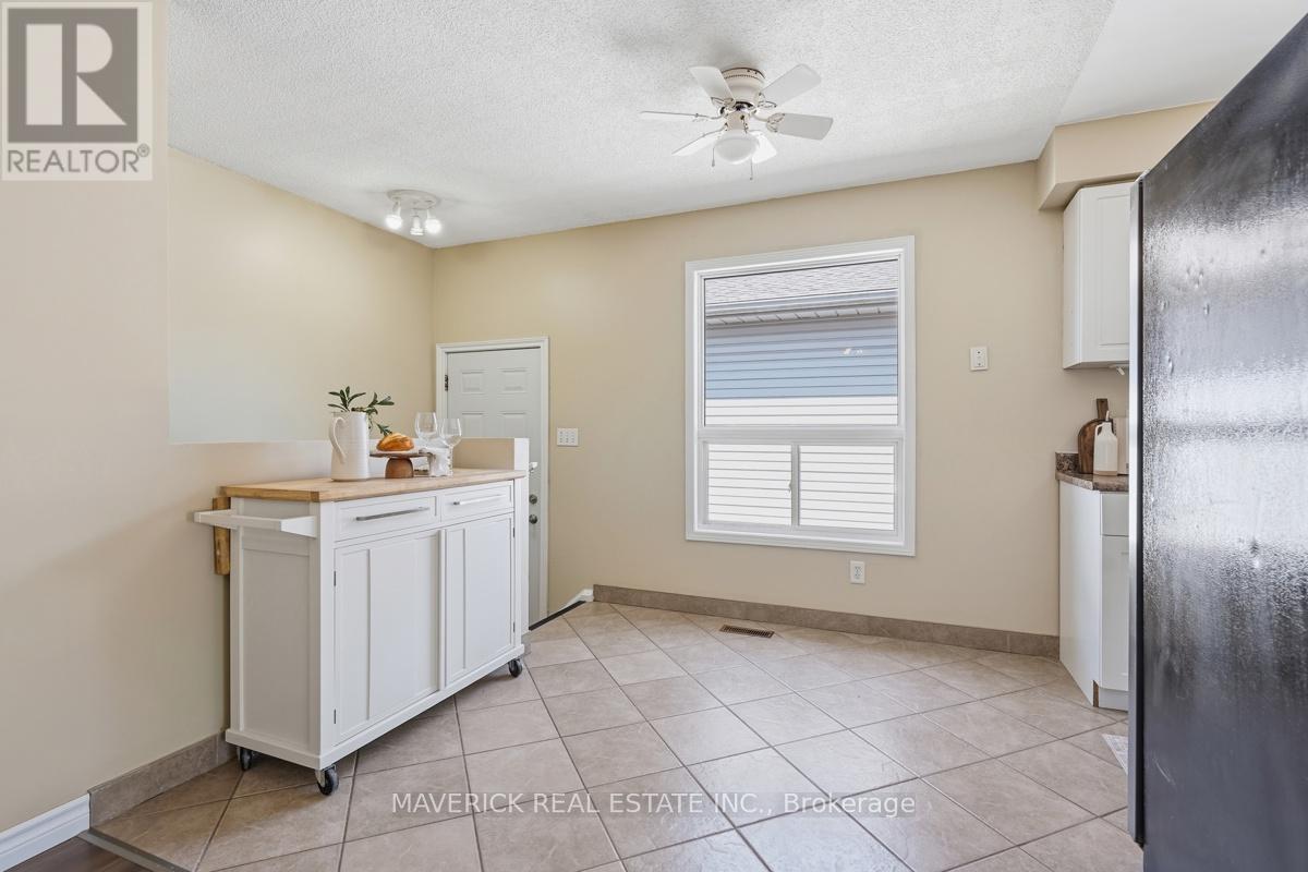 315 SIMPSON CRESCENT - 16