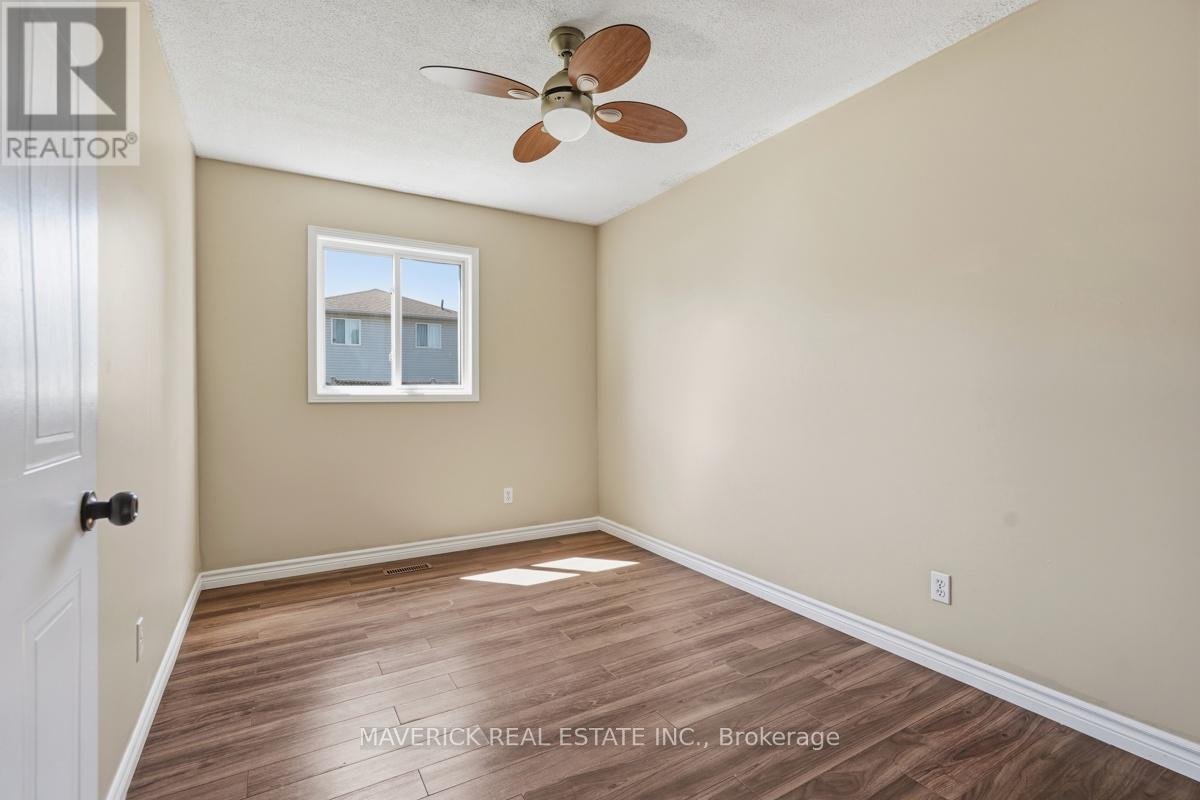315 SIMPSON CRESCENT - 26