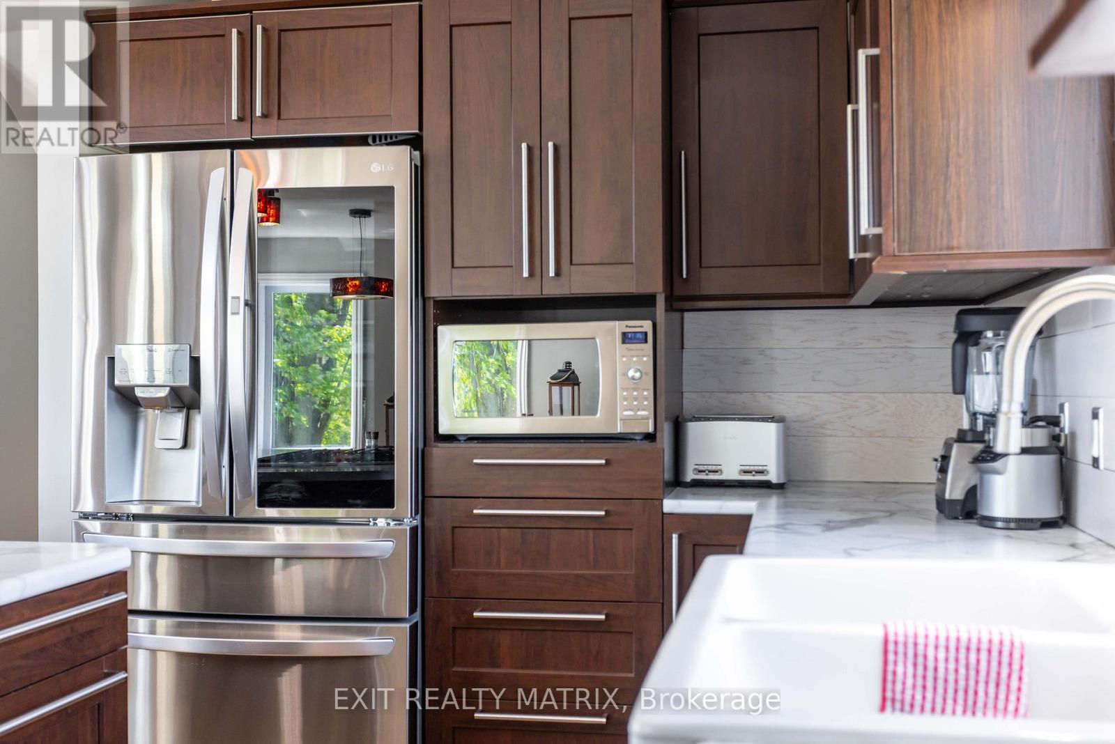 912 EADIE ROAD - 11