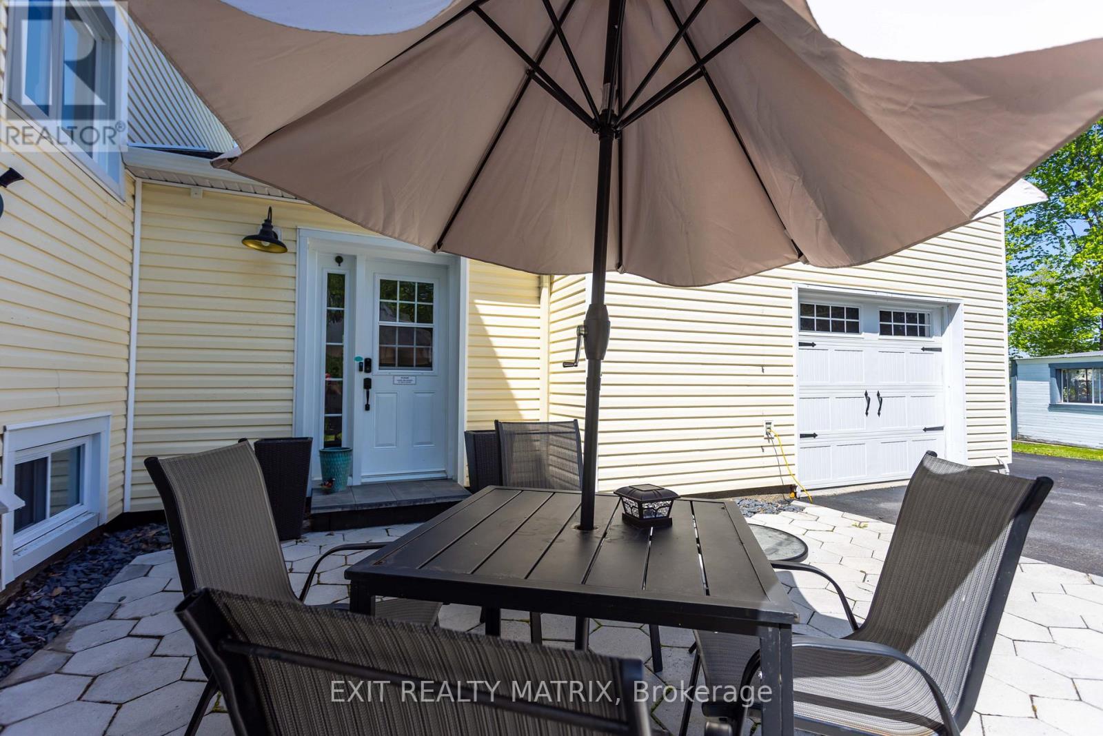 912 EADIE ROAD - 33