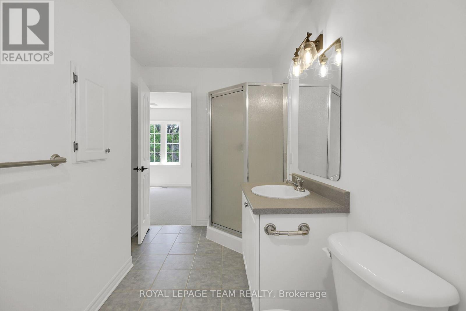 3 Bed, 3 Bath House for Sale in Ottawa – 190 SADDLESMITH CIRCLE, Ottawa – MLS# X13240326 - Image 26